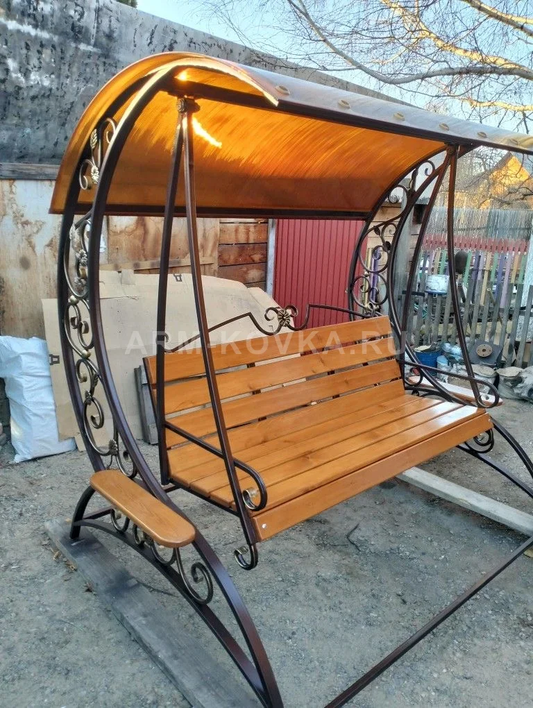 Кованые садовые качели «Премиум» с С-образными стойками и подсветкой