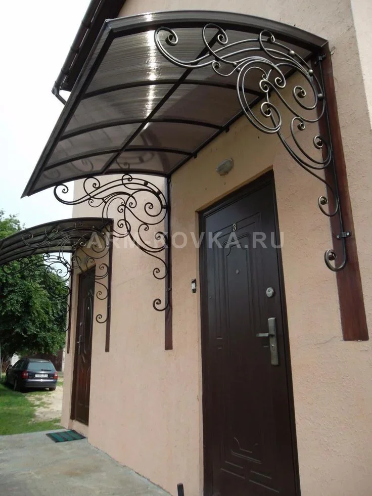 Арочный козырек с поликарбонатом