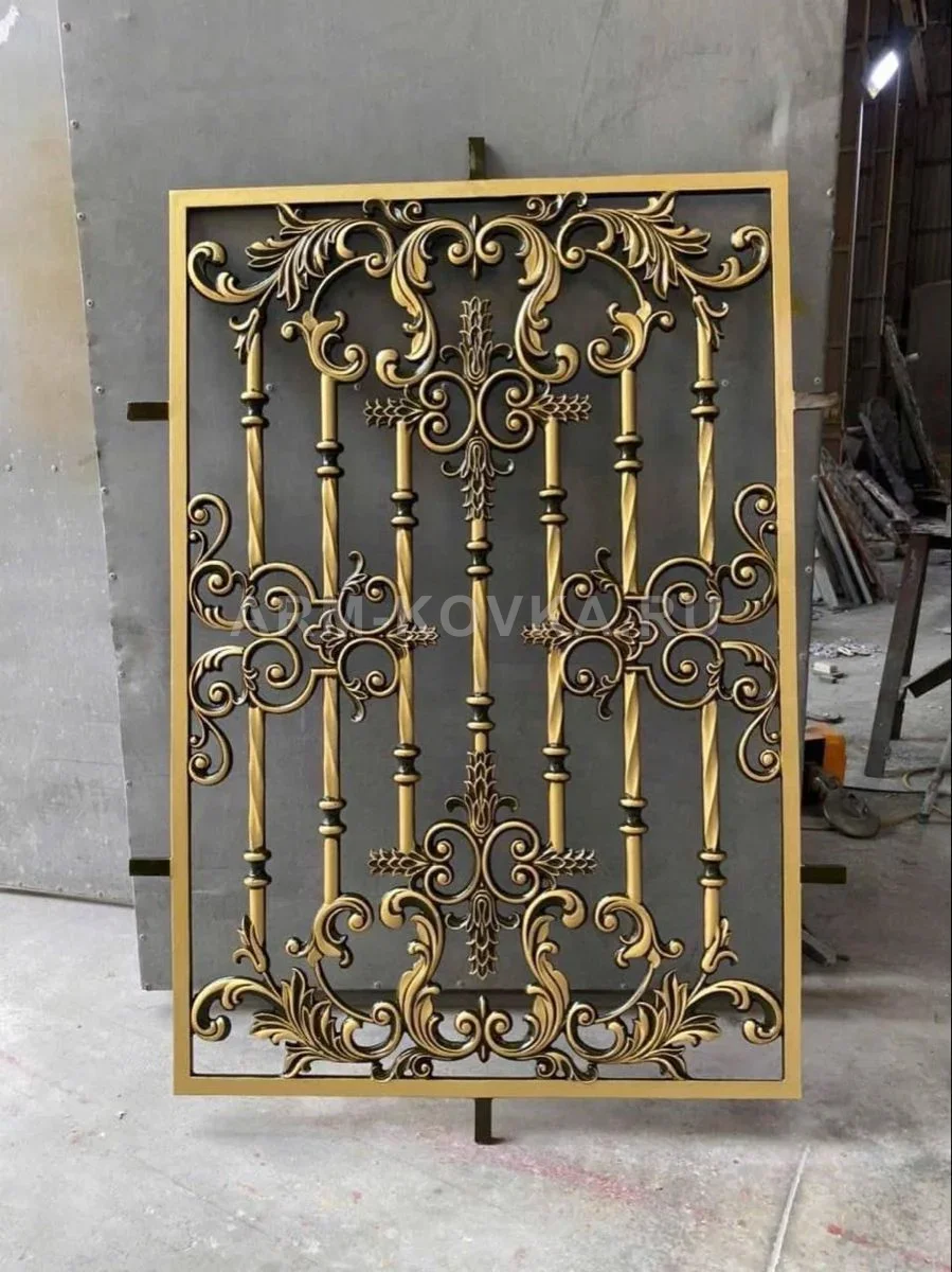 Художественное кованое панно «Барокко» с античным золочением и литыми акантами
