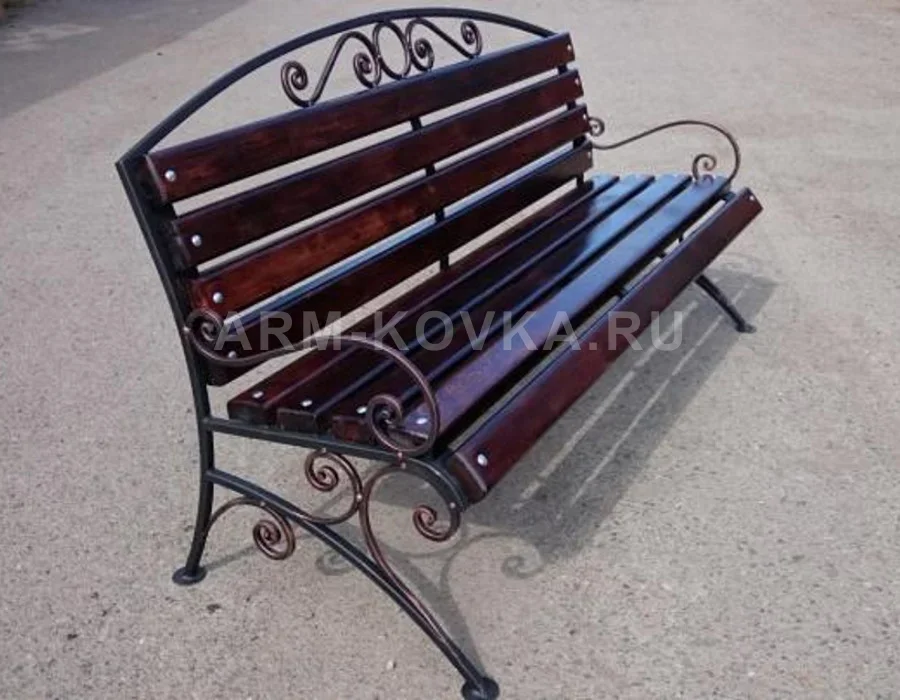 Садовая скамья «Элегия» с арочной спинкой и медным патинированием