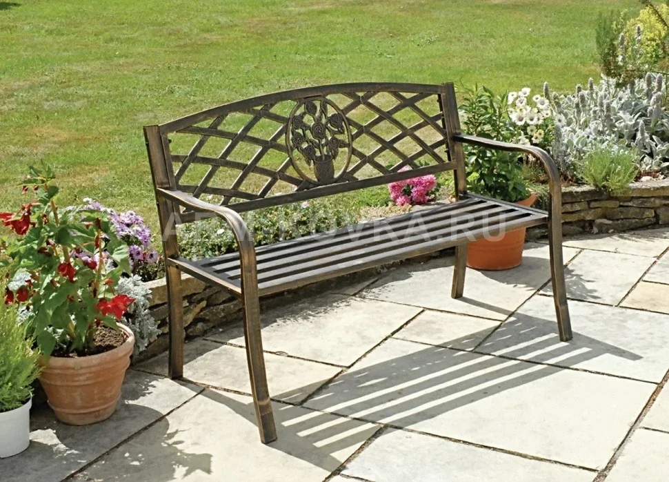 Садовая скамья «Флоренция» с литым цветочным панно и решетчатой спинкой