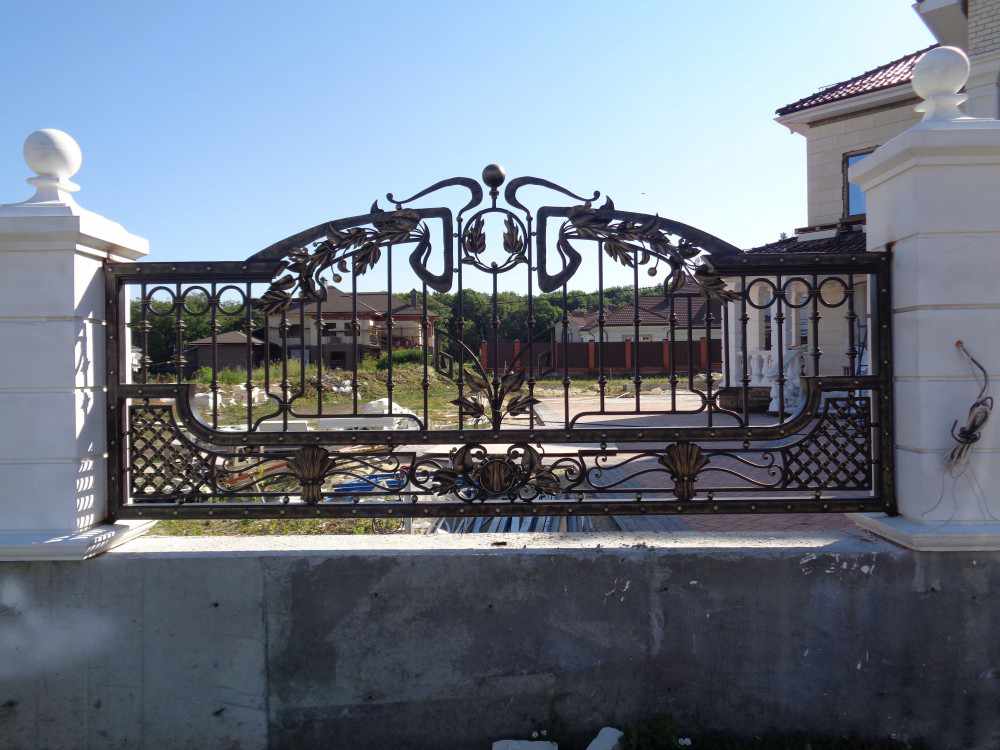 Кованые ограды и ограждения в истринском районе