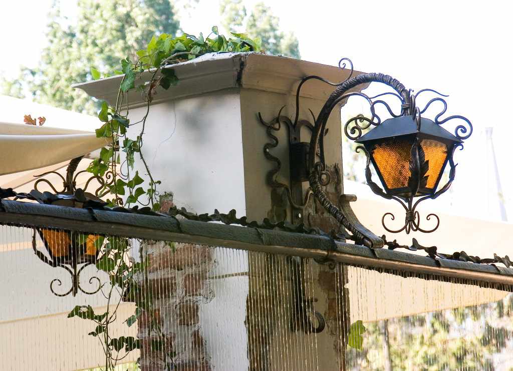 Кованые фонари в истринском районе